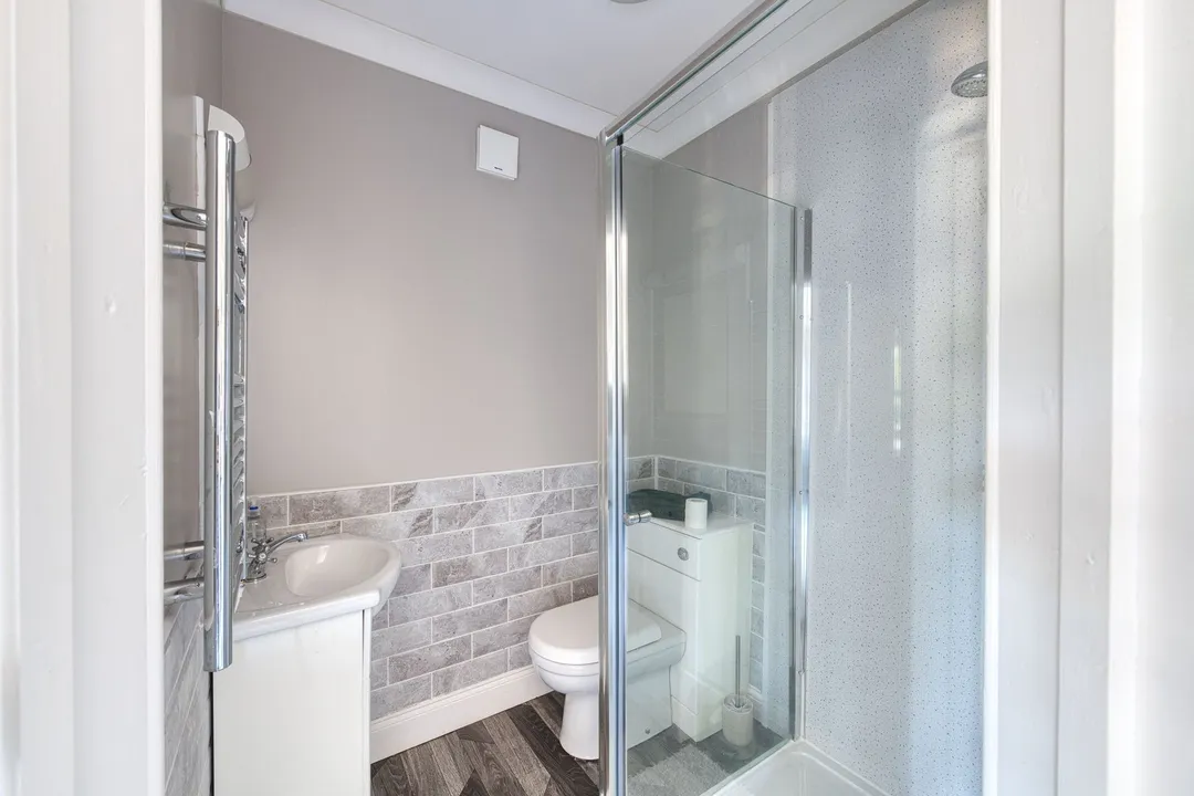 https://mr0.homeflow-assets.co.uk/files/photo/image/47418/6058/_x_/DSC_0206_HDR-157.jpg