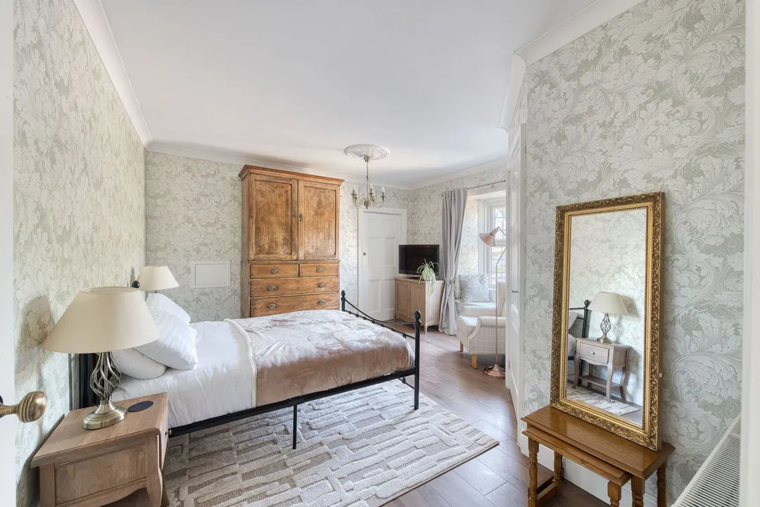 https://mr0.homeflow-assets.co.uk/files/photo/image/47418/6060/_x_/DSC_0221_HDR-160.jpg