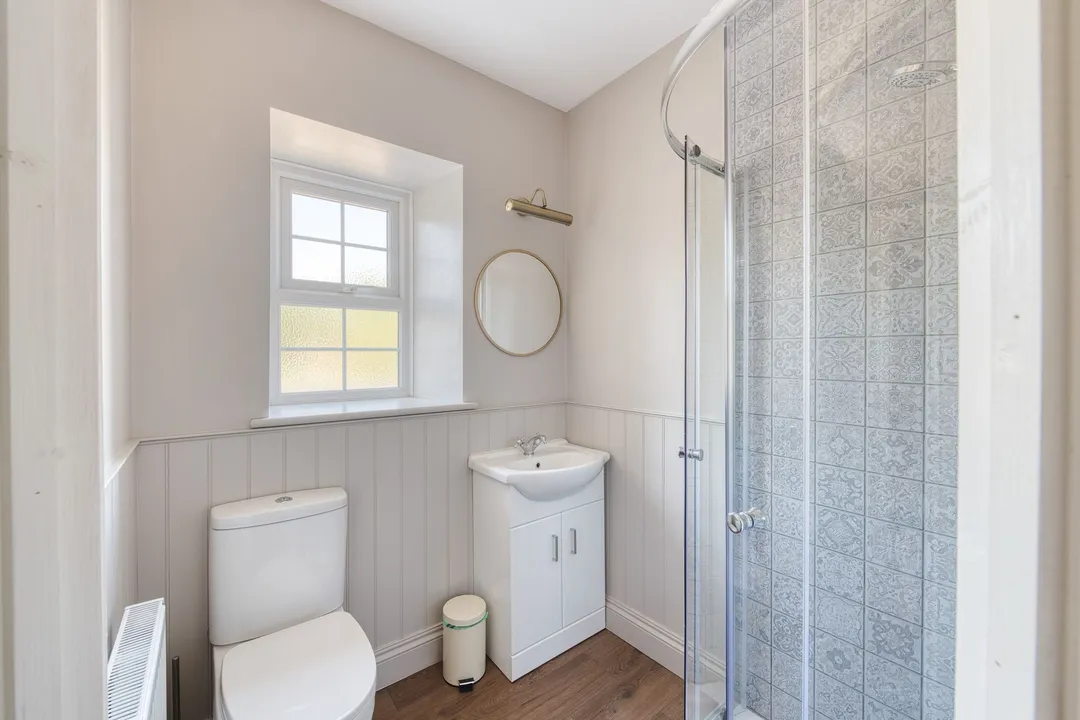 https://mr0.homeflow-assets.co.uk/files/photo/image/47418/6062/_x_/DSC_0251_HDR-165.jpg