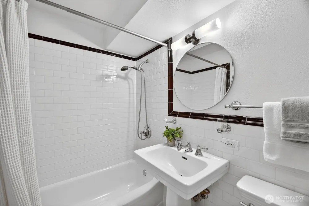 1105 Spring St, Seattle, WA 98104