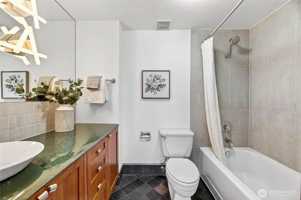 1120 Spring St, Seattle, WA 98104