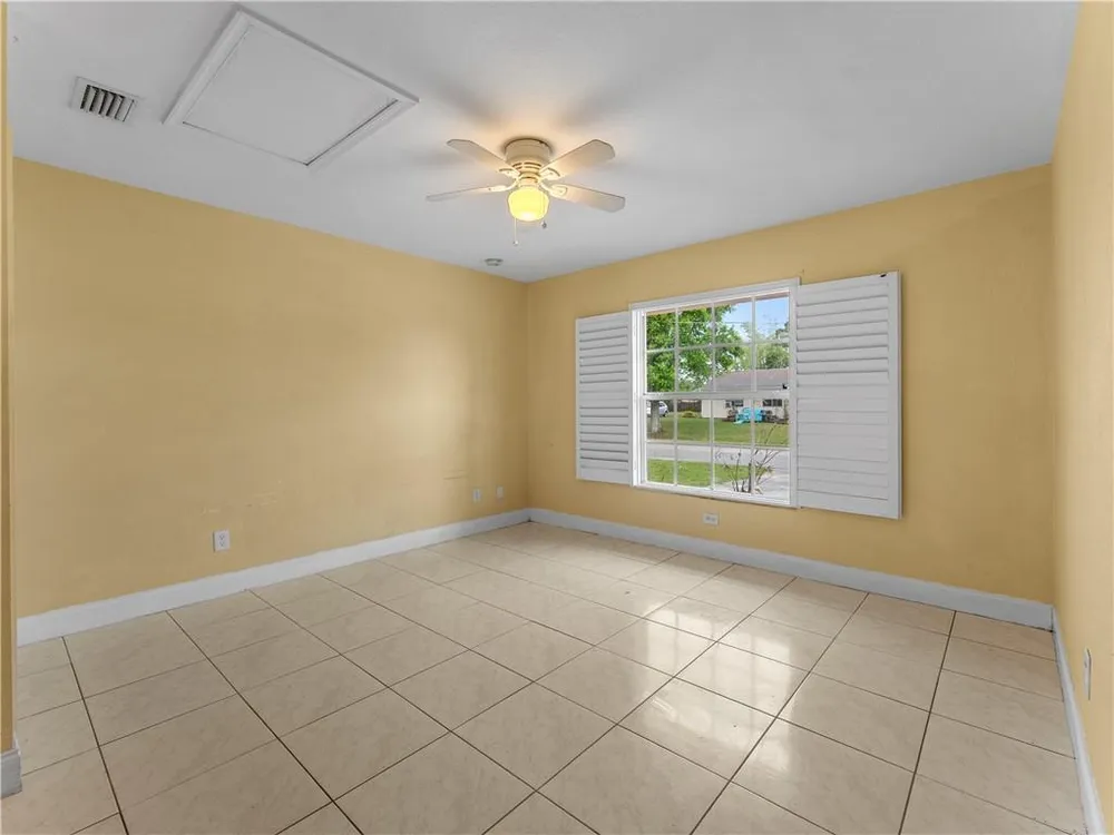 430 SE Thanksgiving Ave, Port St Lucie, FL 34984
