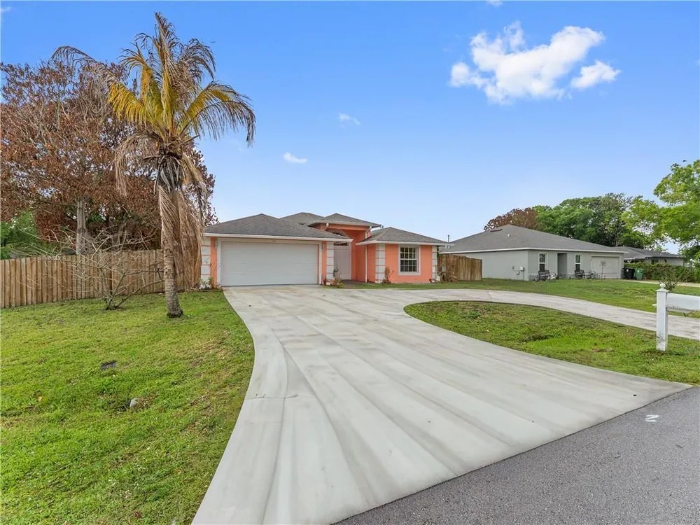 430 SE Thanksgiving Ave, Port St Lucie, FL 34984