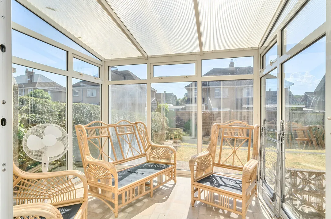 https://mr0.homeflow-assets.co.uk/files/photo/image/47422/1389/_x_/57299674.jpg