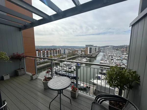 Newfoundland Way, Portishead