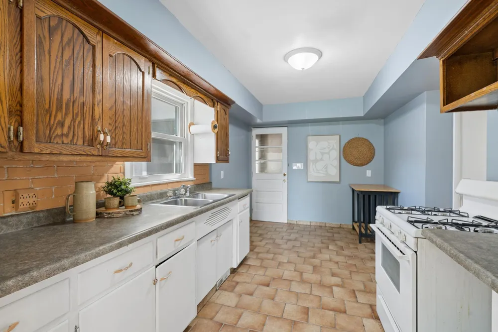 3280 Dodd Rd, Eagan, MN 55121