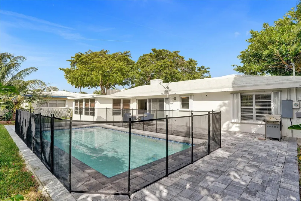 260 Allenwood Dr, Lauderdale By The Sea, FL 33308
