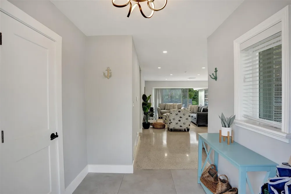 260 Allenwood Dr, Lauderdale By The Sea, FL 33308