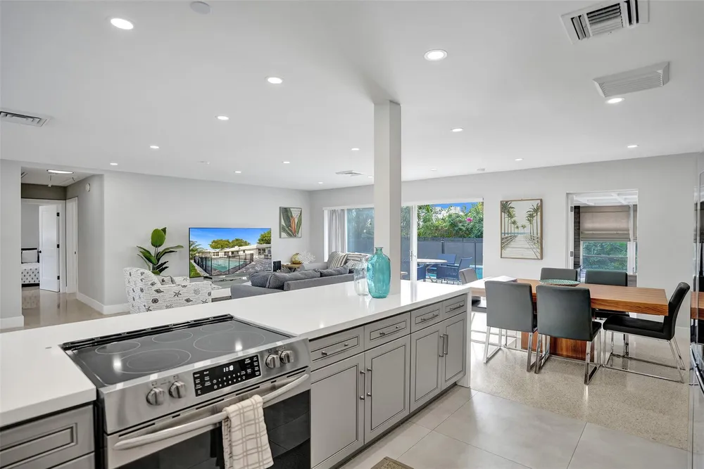 260 Allenwood Dr, Lauderdale By The Sea, FL 33308