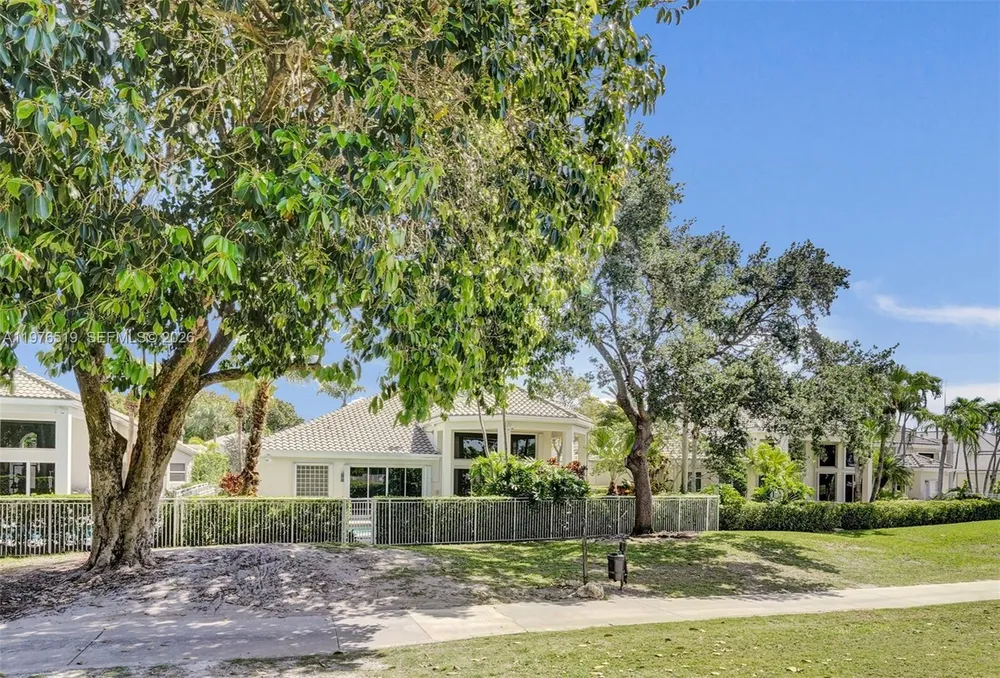 2719 Pinehurst, Weston, FL 33332