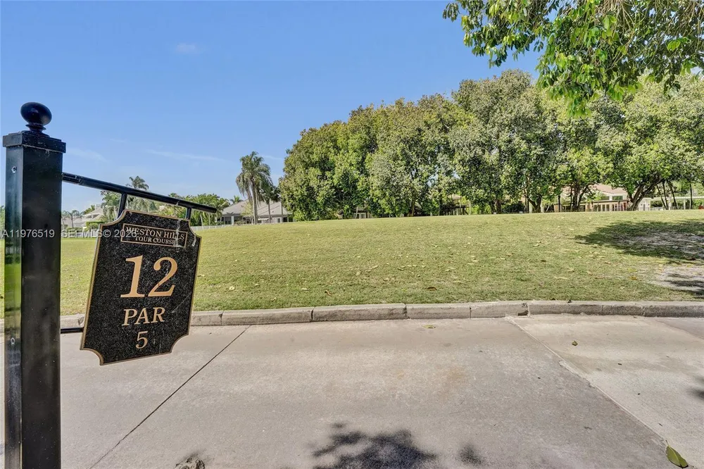 2719 Pinehurst, Weston, FL 33332