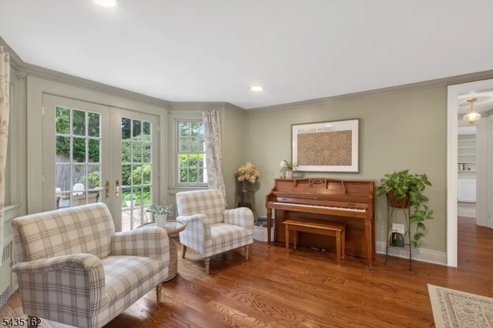 8 Normandie Pl, Cranford, NJ 07016