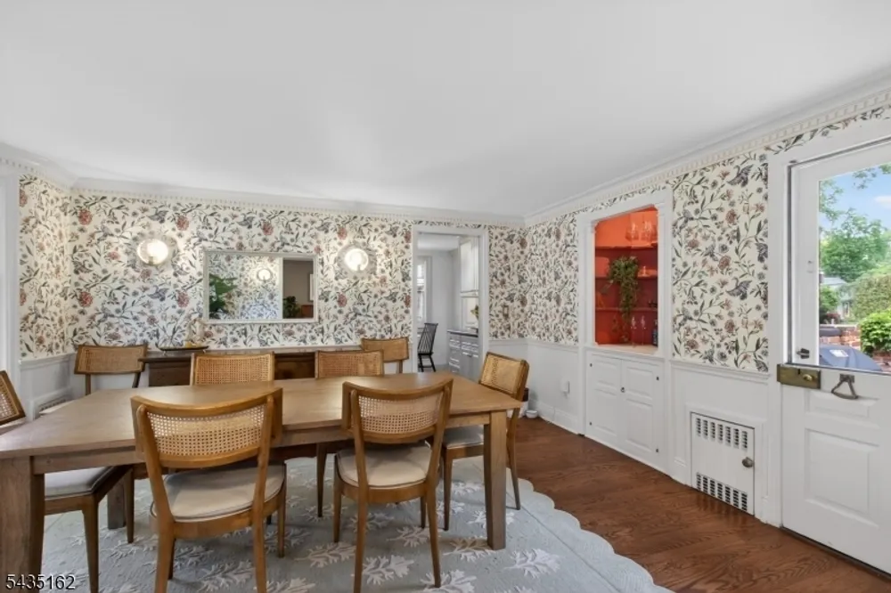 8 Normandie Pl, Cranford, NJ 07016