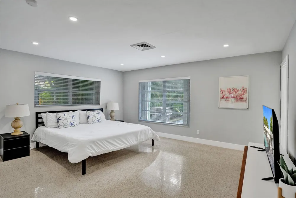 260 Allenwood Dr, Lauderdale By The Sea, FL 33308