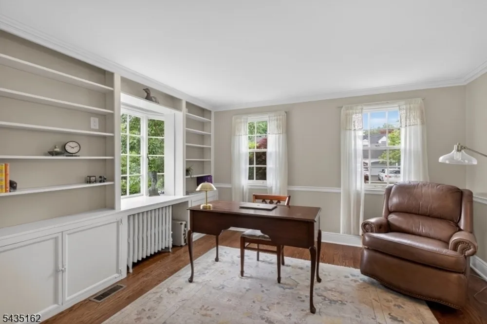 8 Normandie Pl, Cranford, NJ 07016