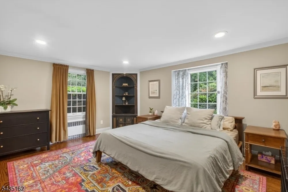 8 Normandie Pl, Cranford, NJ 07016