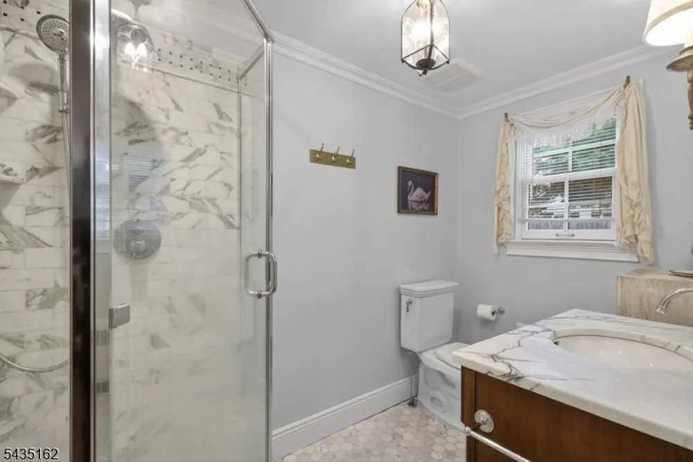 8 Normandie Pl, Cranford, NJ 07016