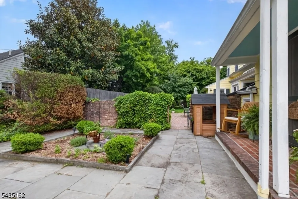 8 Normandie Pl, Cranford, NJ 07016
