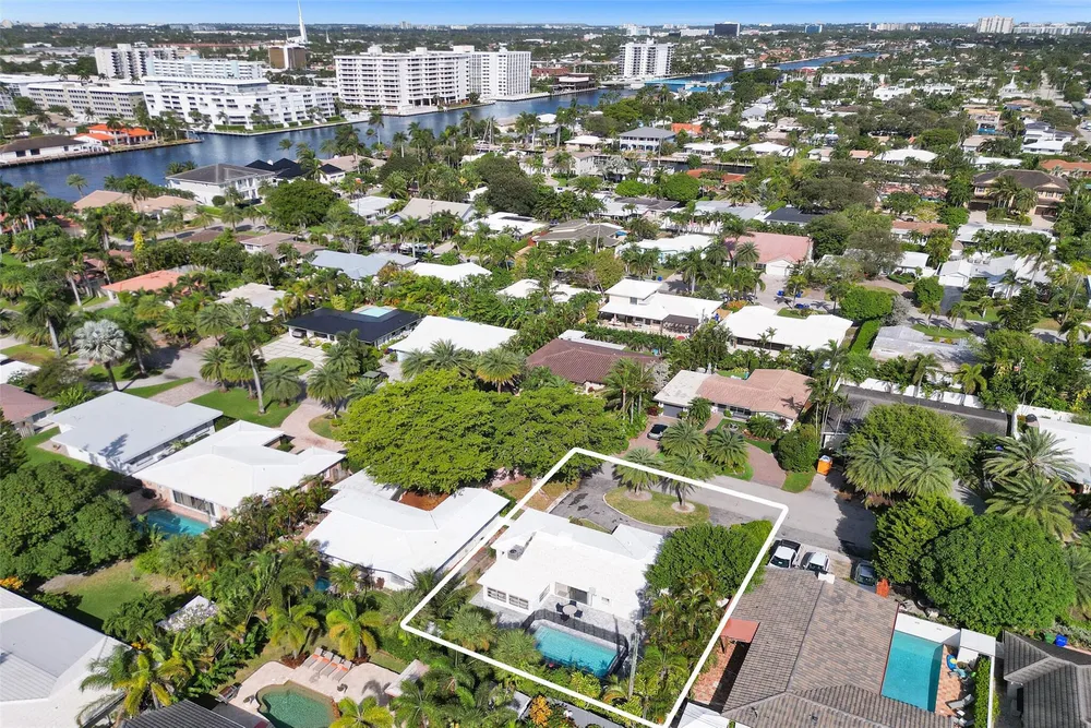 260 Allenwood Dr, Lauderdale By The Sea, FL 33308