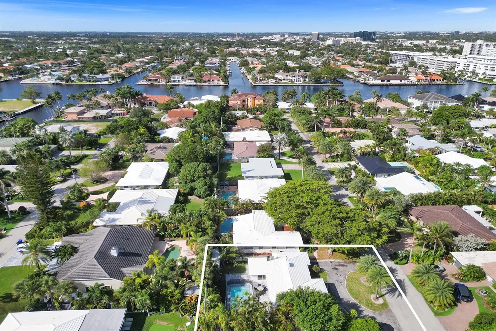260 Allenwood Dr, Lauderdale By The Sea, FL 33308