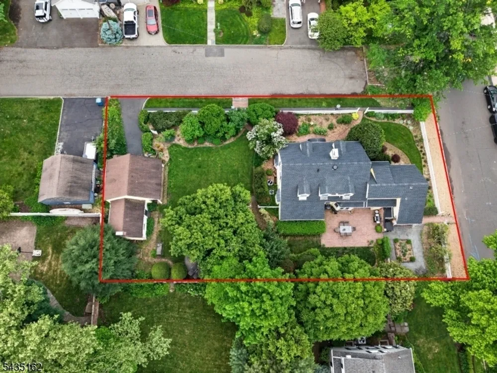 8 Normandie Pl, Cranford, NJ 07016