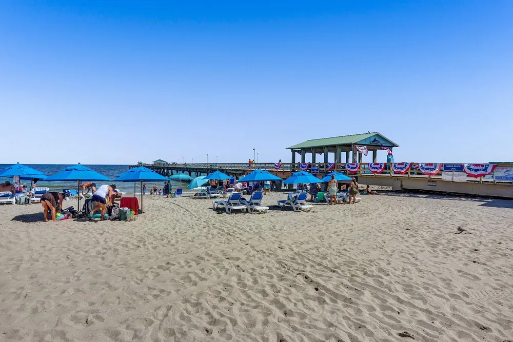260 Allenwood Dr, Lauderdale By The Sea, FL 33308