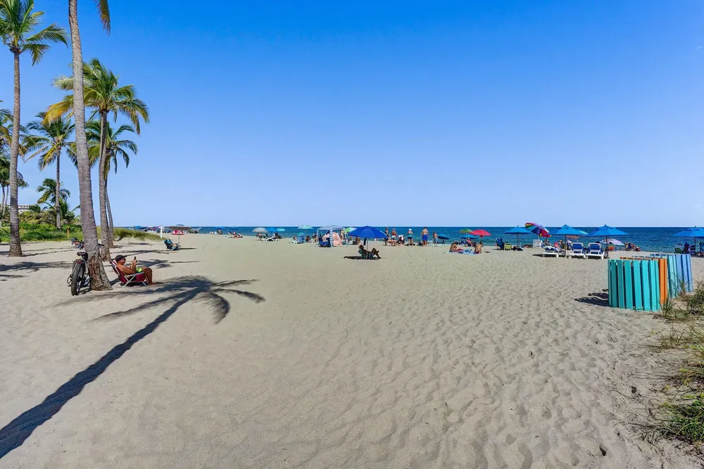 260 Allenwood Dr, Lauderdale By The Sea, FL 33308
