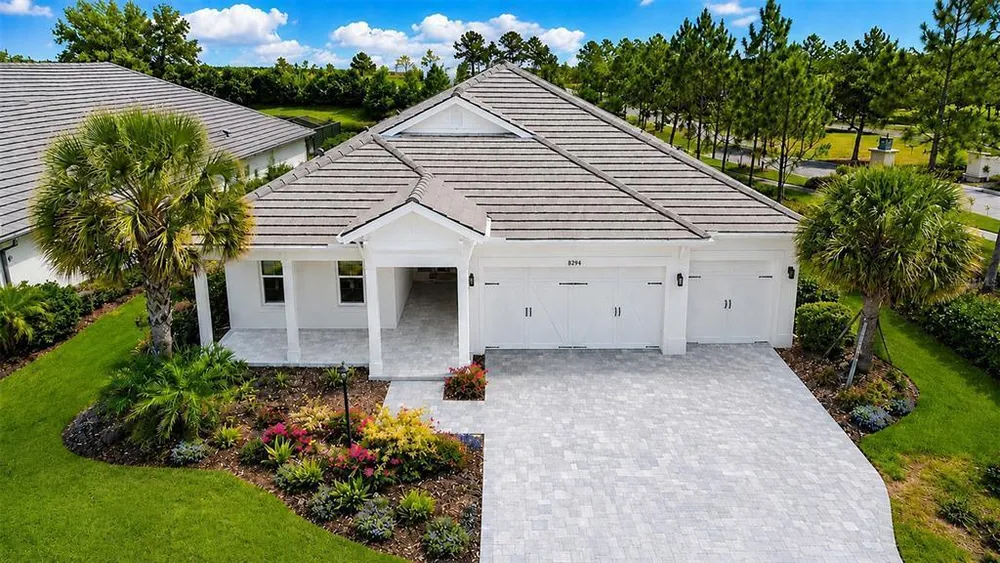 8294 Grande Shores Dr, Sarasota, FL 34240-2328