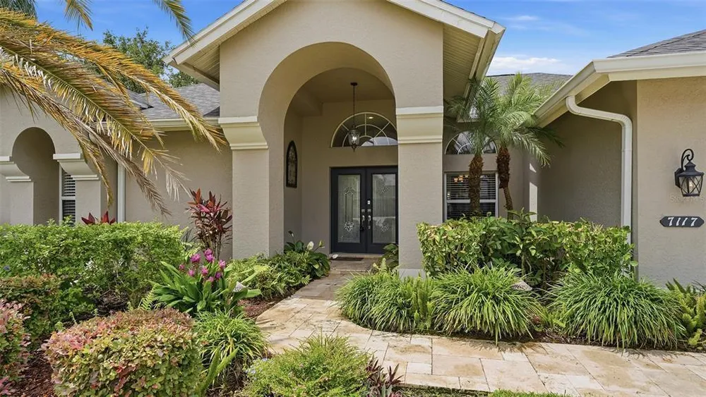 7117 Dornough Ln, Bradenton, FL 34202