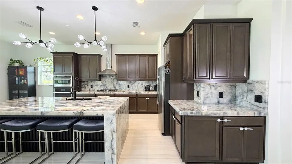 8294 Grande Shores Dr, Sarasota, FL 34240-2328