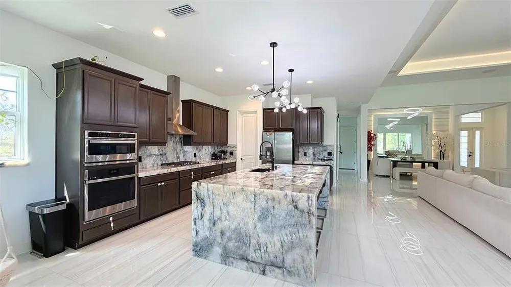 8294 Grande Shores Dr, Sarasota, FL 34240-2328