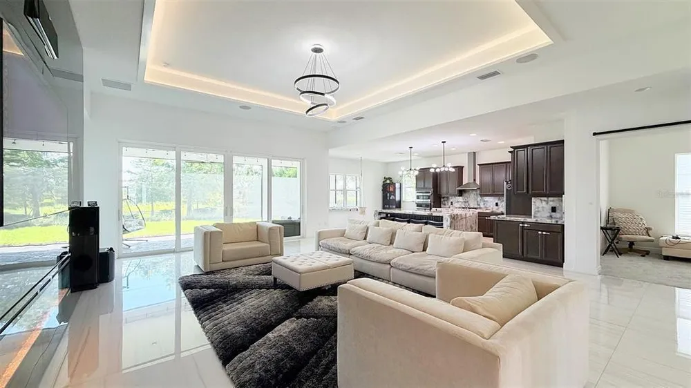 8294 Grande Shores Dr, Sarasota, FL 34240-2328