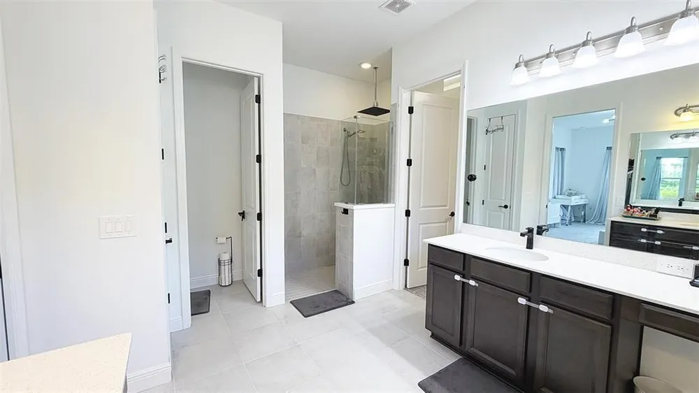 8294 Grande Shores Dr, Sarasota, FL 34240-2328
