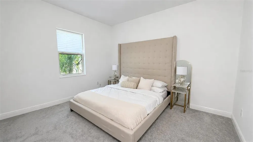 8294 Grande Shores Dr, Sarasota, FL 34240-2328