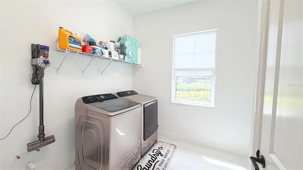 8294 Grande Shores Dr, Sarasota, FL 34240-2328