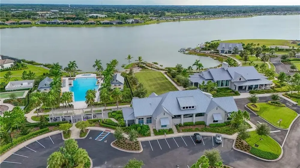 8294 Grande Shores Dr, Sarasota, FL 34240-2328