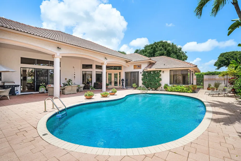 4727 Bocaire Blvd, Boca Raton, FL 33487