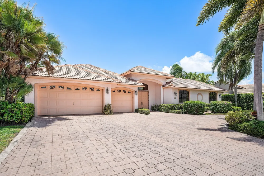 4727 Bocaire Blvd, Boca Raton, FL 33487