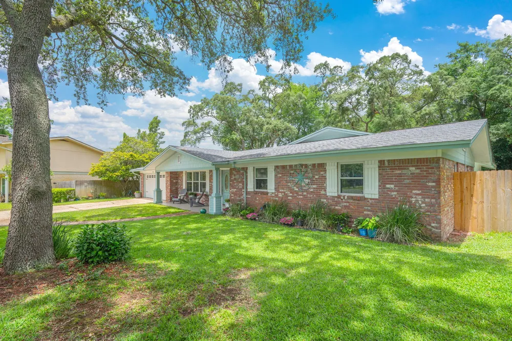 20 Forest Grove Pl, Fort Walton Beach, FL 32548