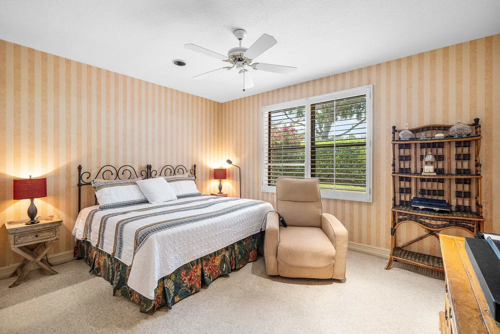 4727 Bocaire Blvd, Boca Raton, FL 33487