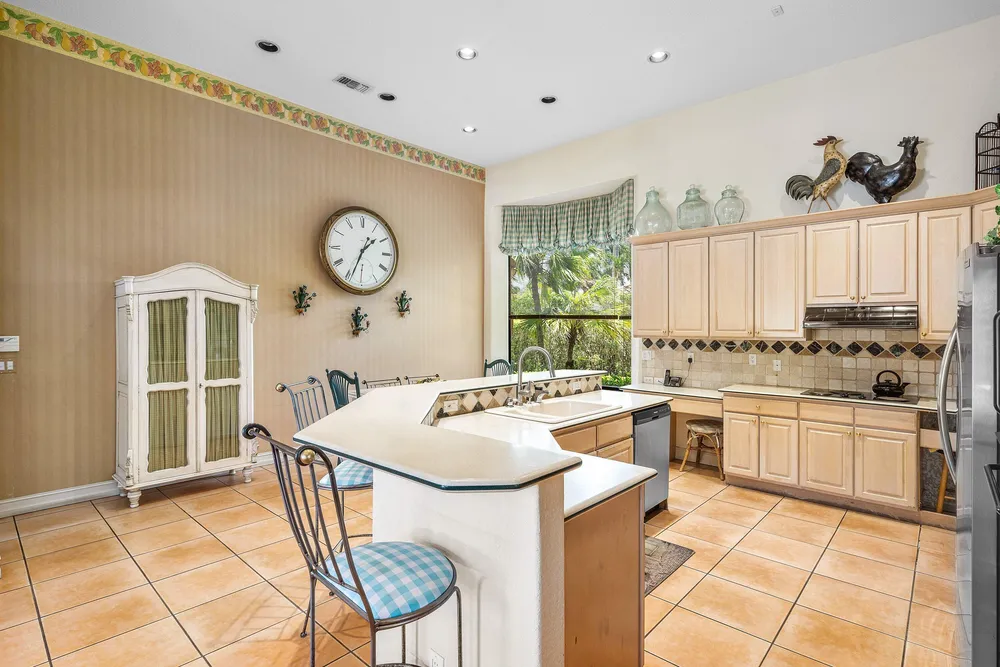 4727 Bocaire Blvd, Boca Raton, FL 33487