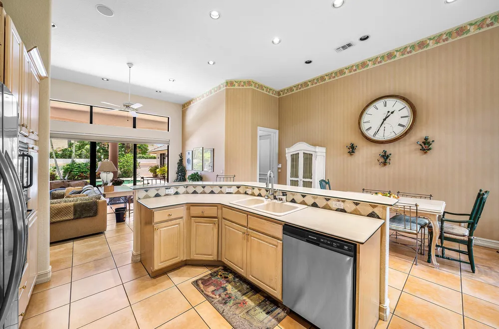 4727 Bocaire Blvd, Boca Raton, FL 33487