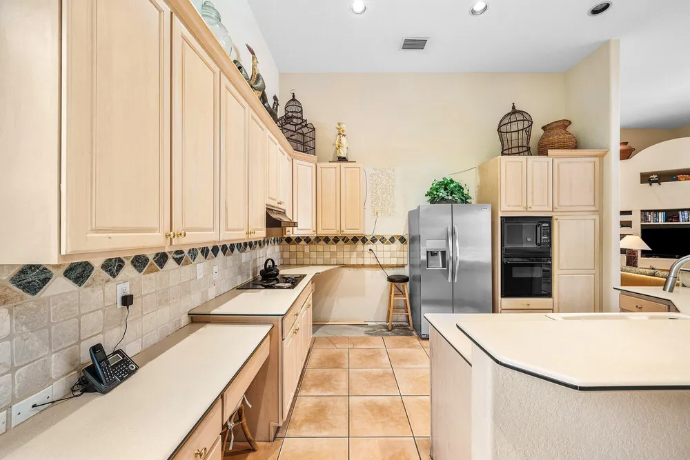 4727 Bocaire Blvd, Boca Raton, FL 33487
