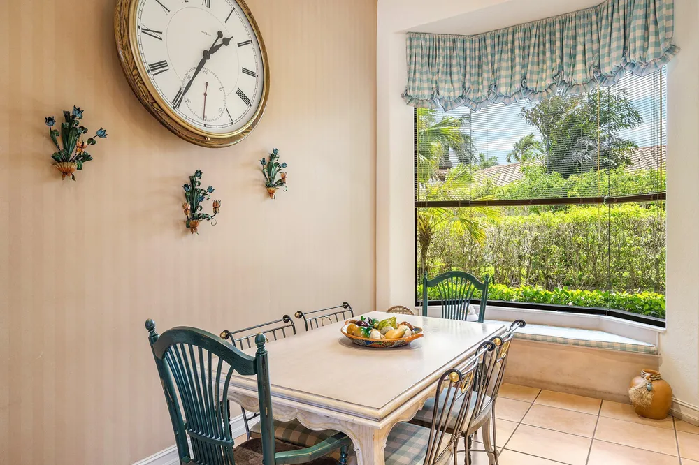 4727 Bocaire Blvd, Boca Raton, FL 33487