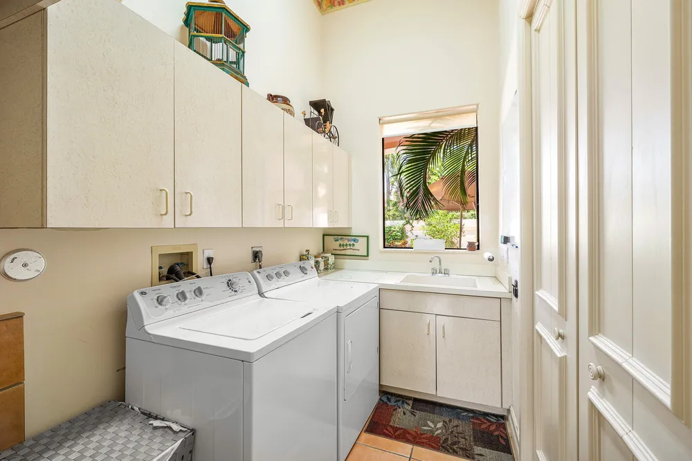 4727 Bocaire Blvd, Boca Raton, FL 33487