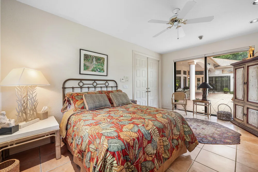 4727 Bocaire Blvd, Boca Raton, FL 33487