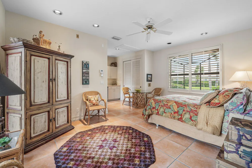 4727 Bocaire Blvd, Boca Raton, FL 33487