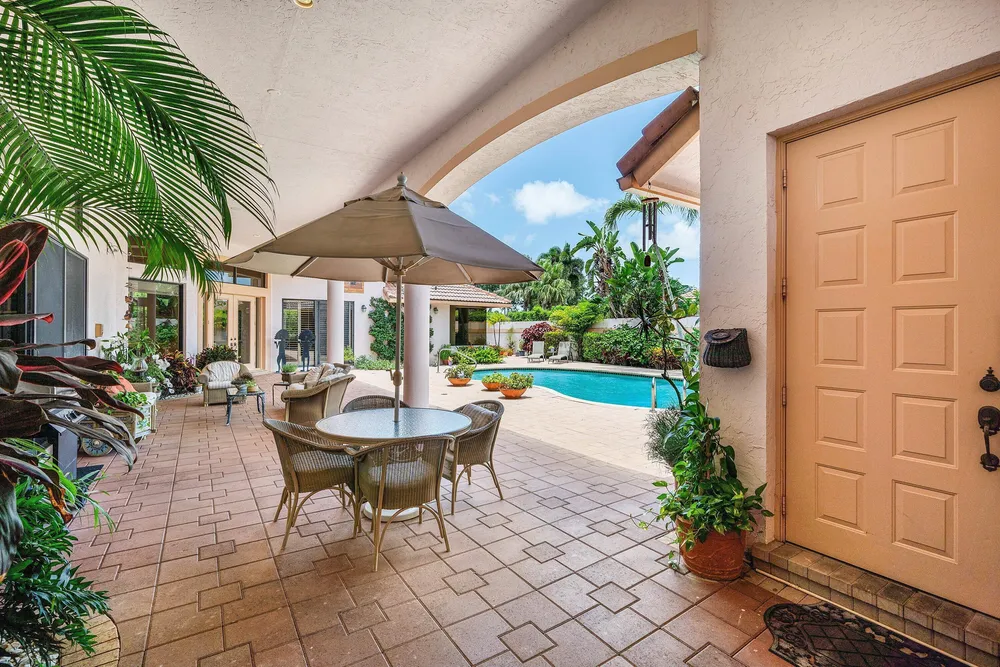 4727 Bocaire Blvd, Boca Raton, FL 33487