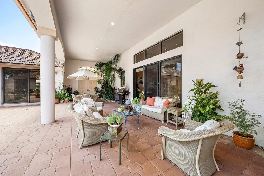 4727 Bocaire Blvd, Boca Raton, FL 33487