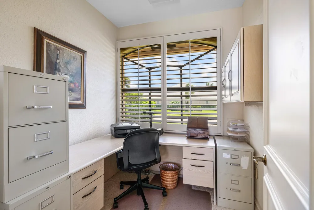 4727 Bocaire Blvd, Boca Raton, FL 33487